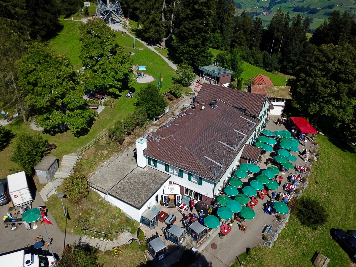 Genossenschafter feiern - und rüsten sich für künftige Herausforderungen.